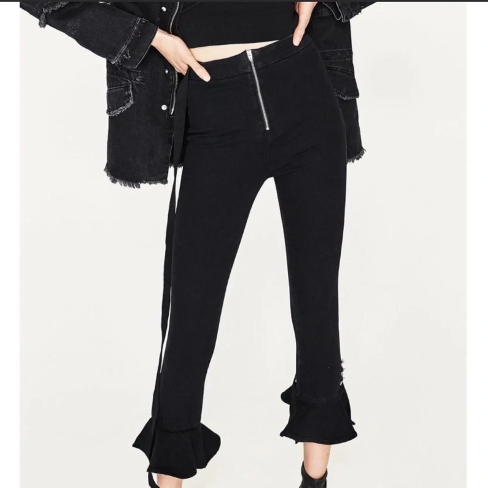 Zara black denim mini flair jeans with metal rings at the bottom - Picture 2 of 10